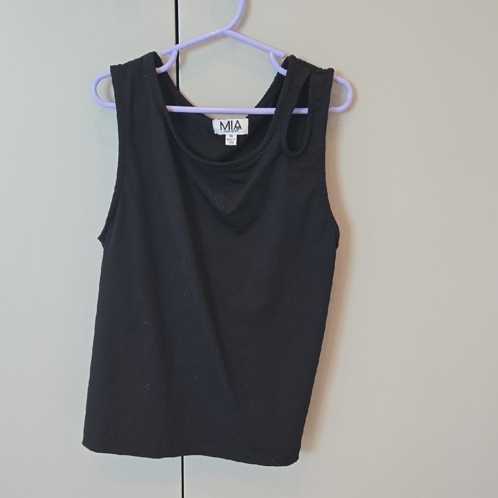 MIA Black Everyday Scoop Tank
